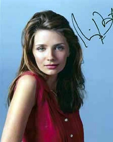 Mischa-Barton-Autograph