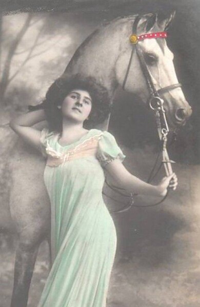 victorian-fashion-1909bridledhorse