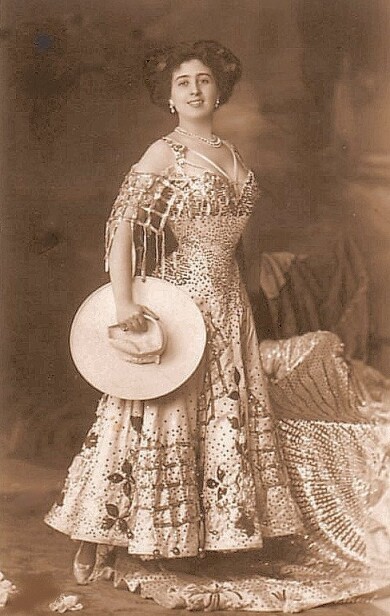 victorian-fashion-1910holdhat