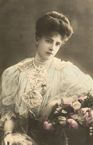 victorian-fashion-1900locketlady