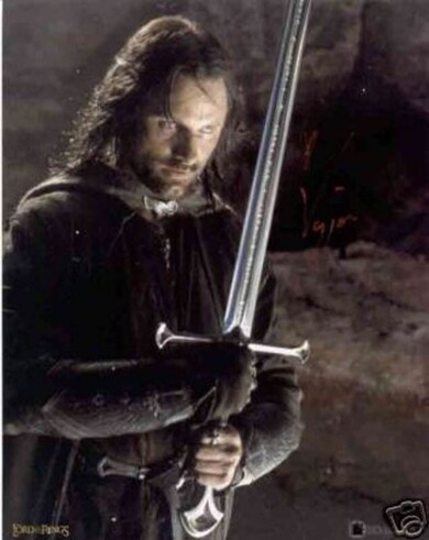 Viggo-Mortensen-Lord-Of-The-Rings-Autograph
