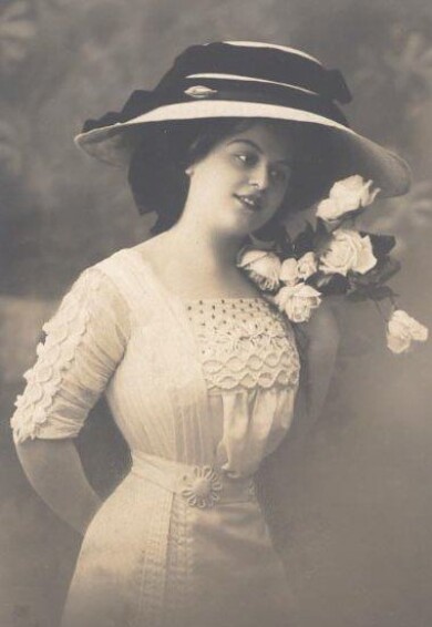 victorian-fashion-1911detaileddress