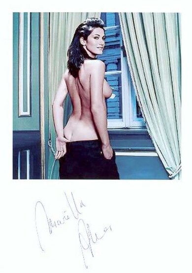 Mariella-Ahrens-Autograph