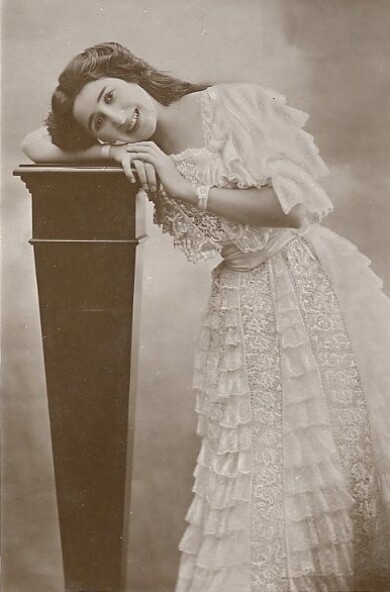 victorian-fashion-1905rufflesgalore