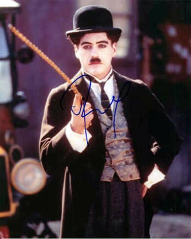 ROBERT-DOWNEY-JR-Autograph