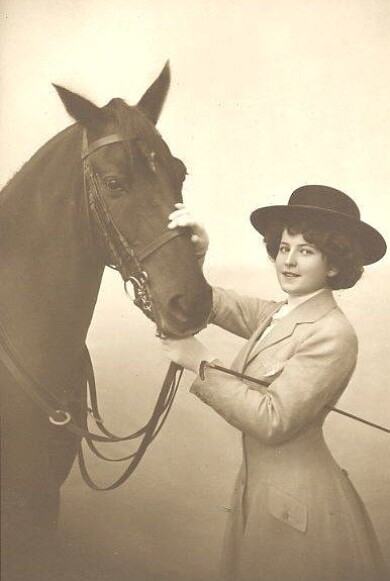 victorian-fashion-1910rider-horse