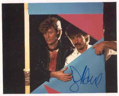 DARYL-HALL-JOHN-OATES-Autograph