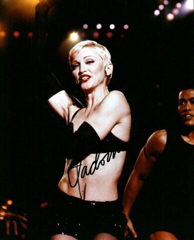 MADONNA-V11-Autograph