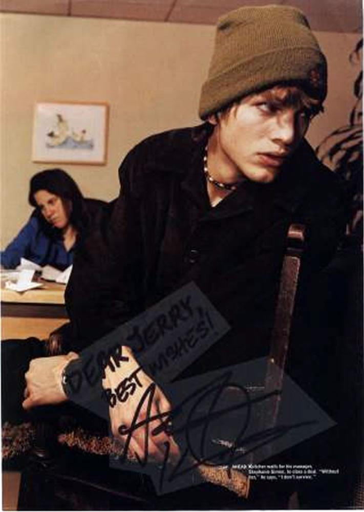 ASHTON-KUTCHER-V3-Autograph