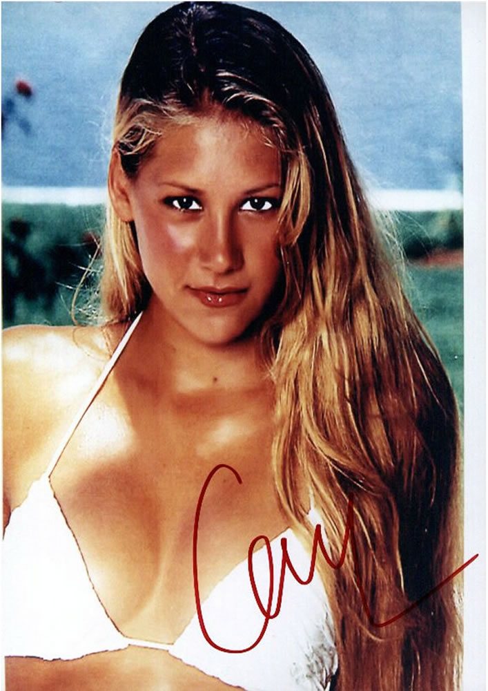 Anna-Kournikova-V12-Autograph