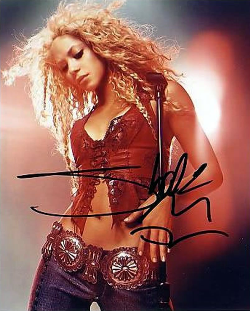 SHAKIRA-V2-Autograph