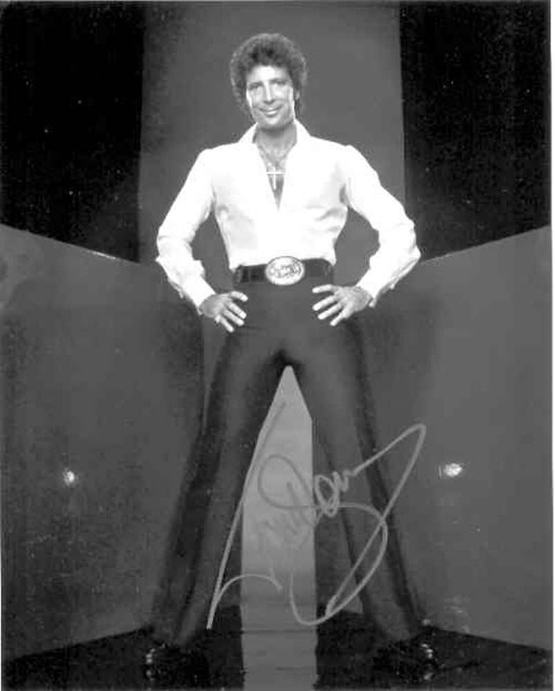 TOM-JONES-Autograph