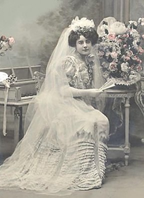 victorian-fashion-1900s-bridebeauty