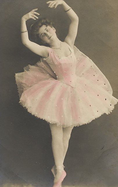 victorian-fashion-1904ballerina