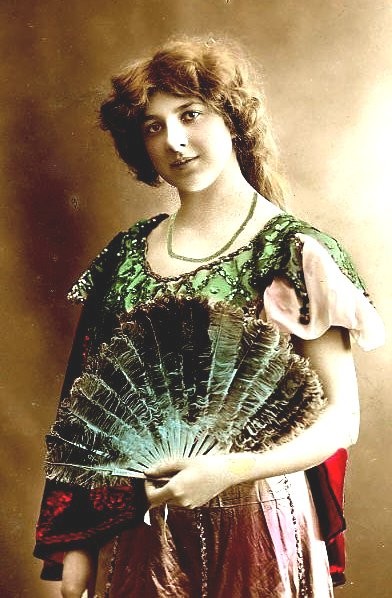 victorian-fashion-1907feather-fan