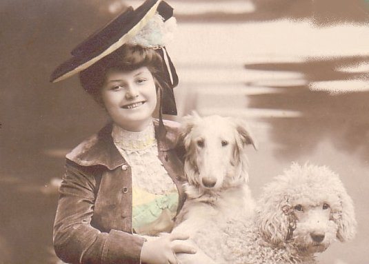 victorian-fashion-1910-2dogs