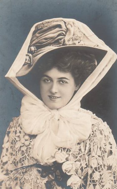 victorian-fashion-1910bigbow