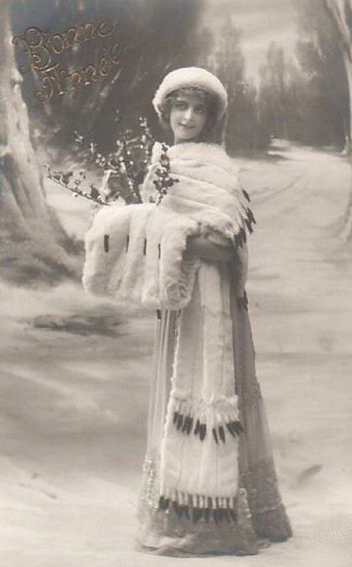 victorian-fashion-1910fur-woods