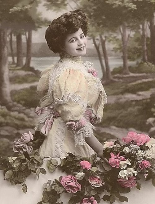 victorian-fashion-1910lace-roses