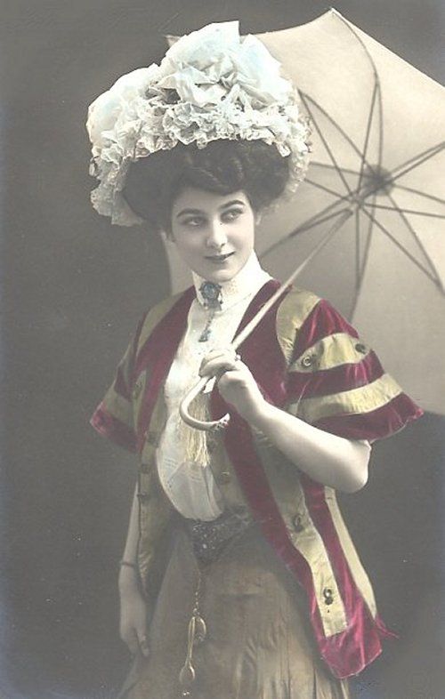 victorian-fashion-1910parasol-bonnet