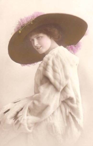 victorian-fashion-1910pinkplume