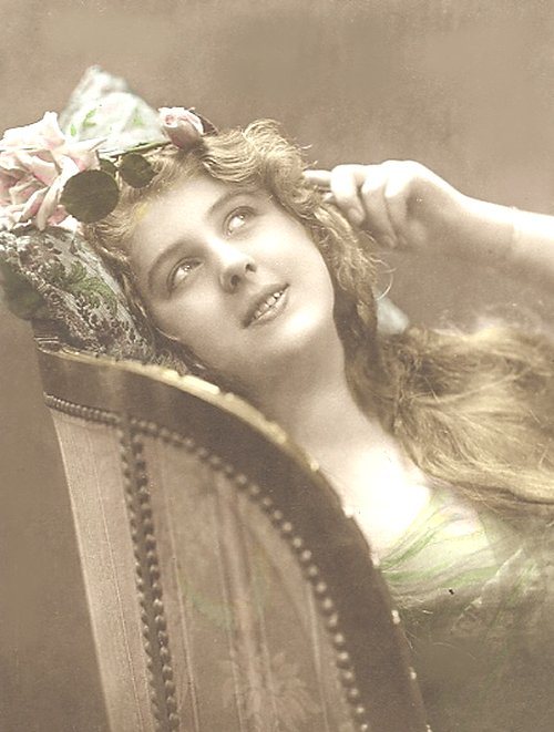 victorian-fashion-1910rose-hair