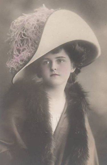 victorian-fashion-1910sombergirl