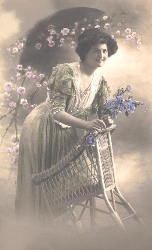 victorian-fashion-1910wicker-floral