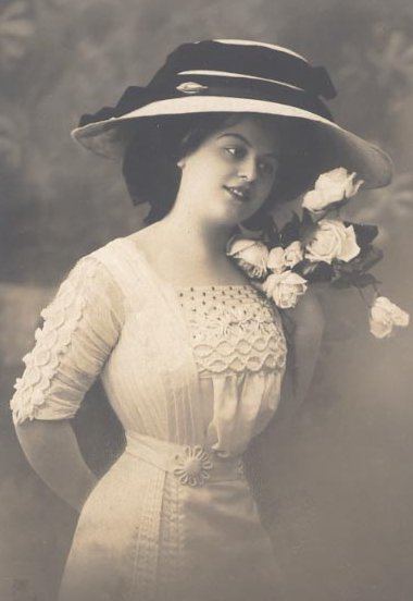 victorian-fashion-1911detaileddress
