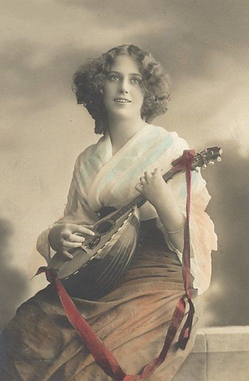victorian-fashion-1911mandolin