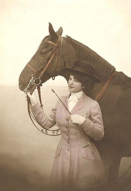 victorian-fashion-1913horse-habit