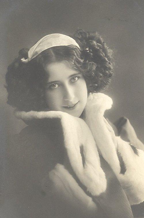 victorian-fashion-1914cuddly